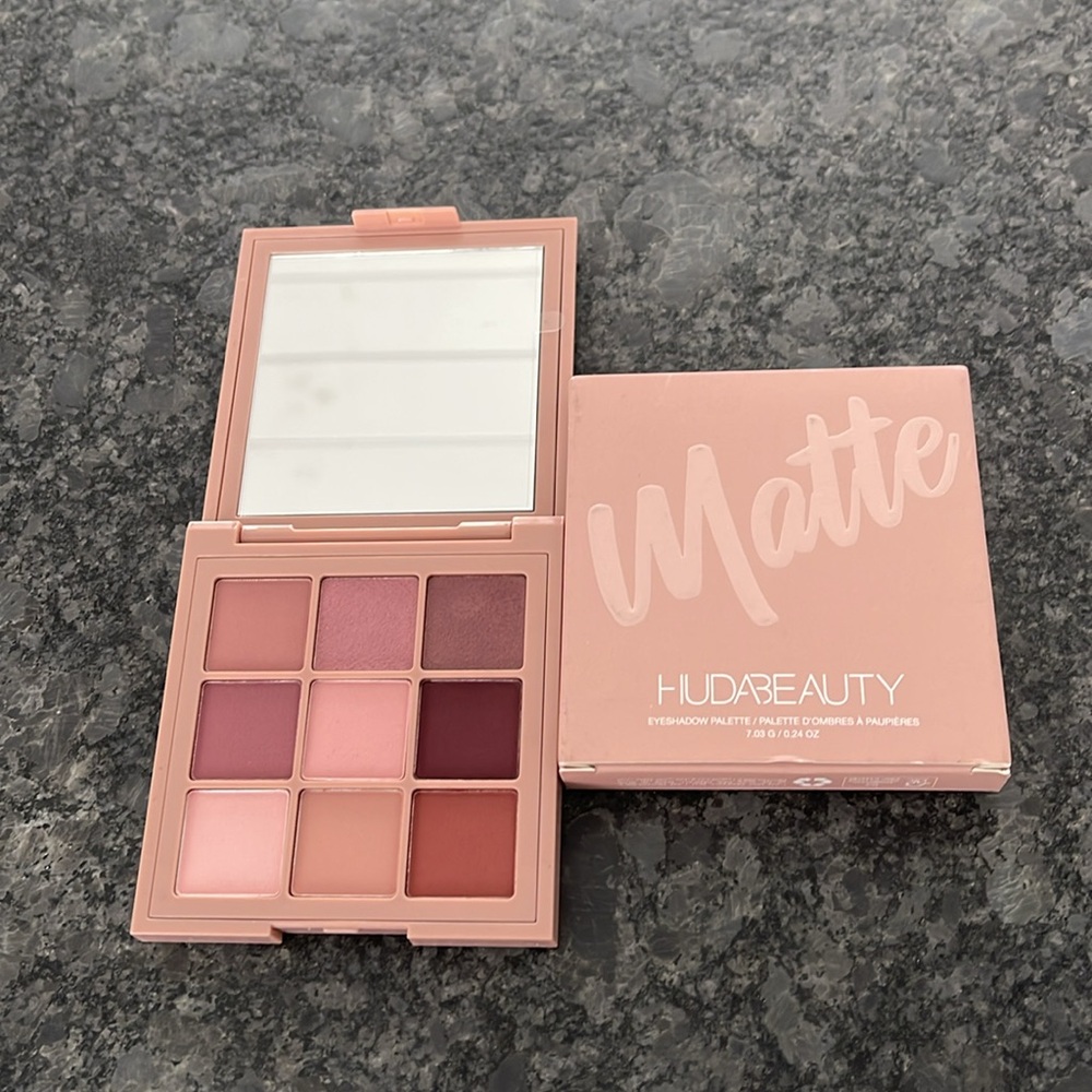 Huda Beauty Cool Matte Obsession - Picture 9 of 12